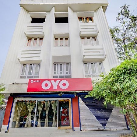 Oyo 13521 Sudhriti Hotel Siliguri Eksteriør billede