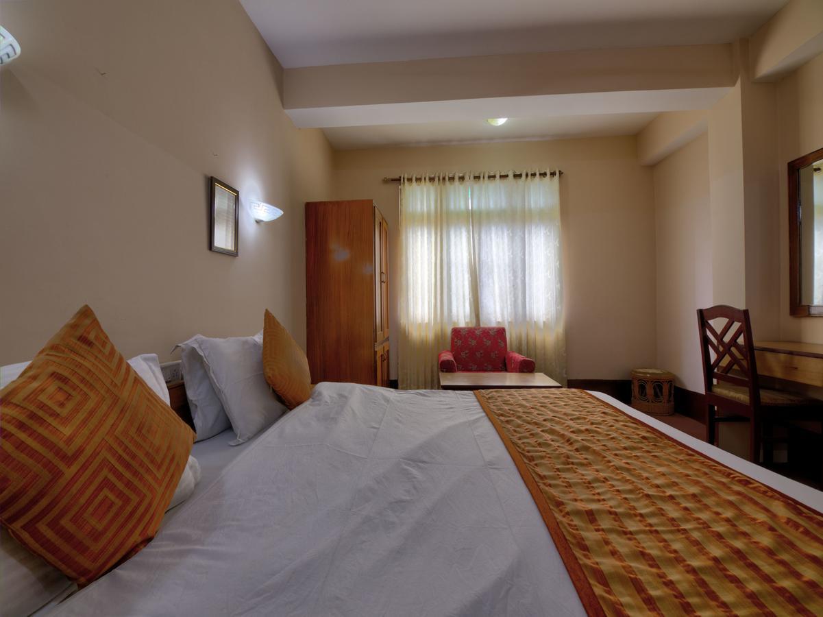 Oyo 13521 Sudhriti Hotel Siliguri Eksteriør billede