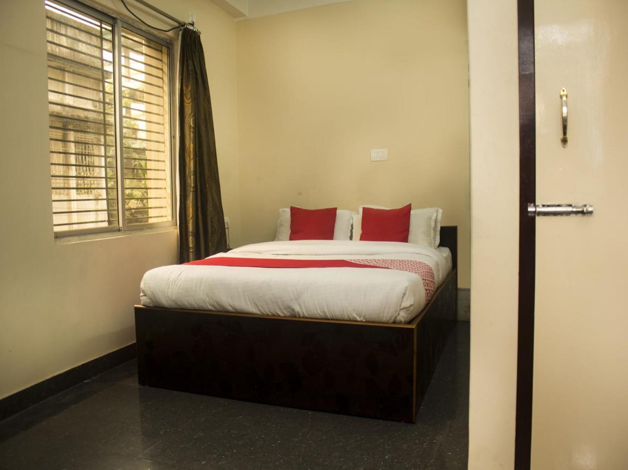 Oyo 13521 Sudhriti Hotel Siliguri Eksteriør billede