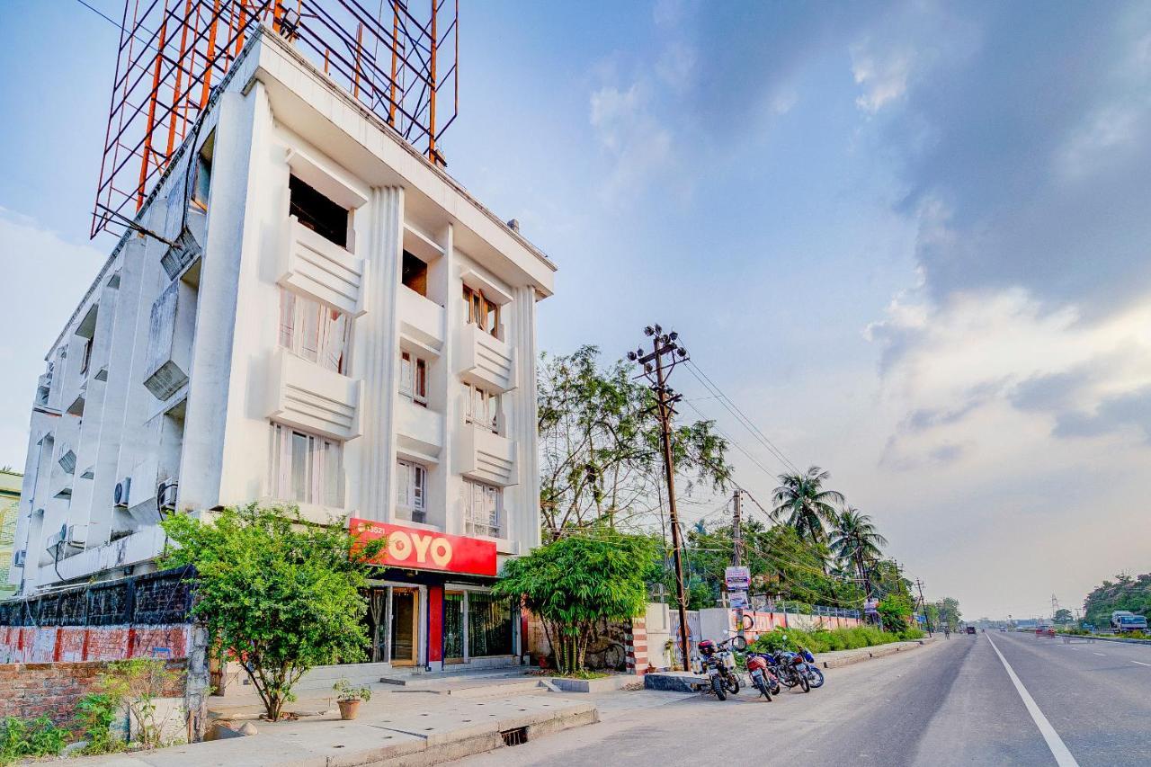 Oyo 13521 Sudhriti Hotel Siliguri Eksteriør billede