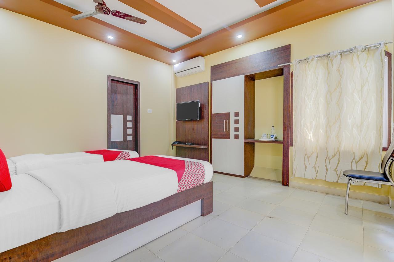 Oyo 13521 Sudhriti Hotel Siliguri Eksteriør billede