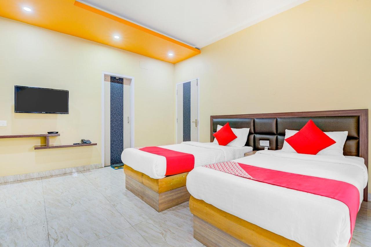 Oyo 13521 Sudhriti Hotel Siliguri Eksteriør billede