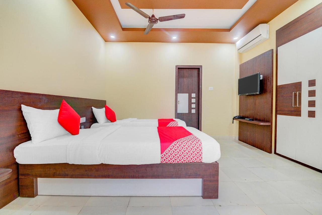 Oyo 13521 Sudhriti Hotel Siliguri Eksteriør billede